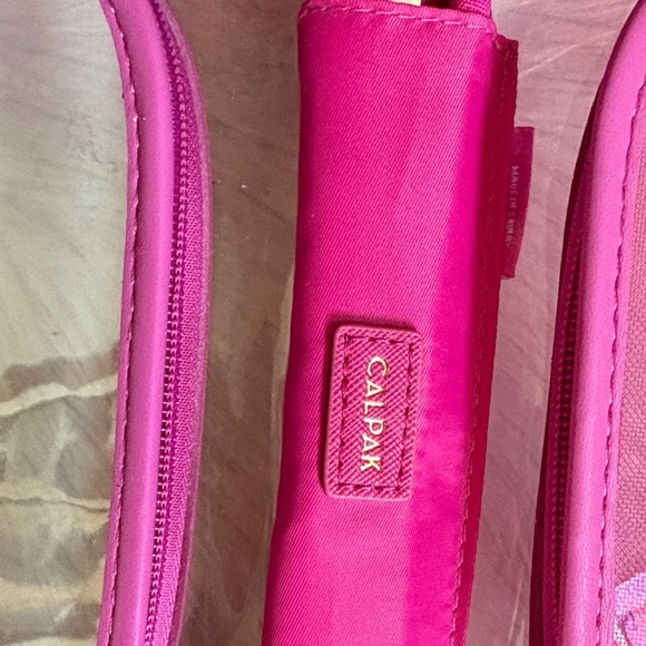 Calpak dragonfruit Transparent Travel Case- Medium Size - Picture 8 of 8